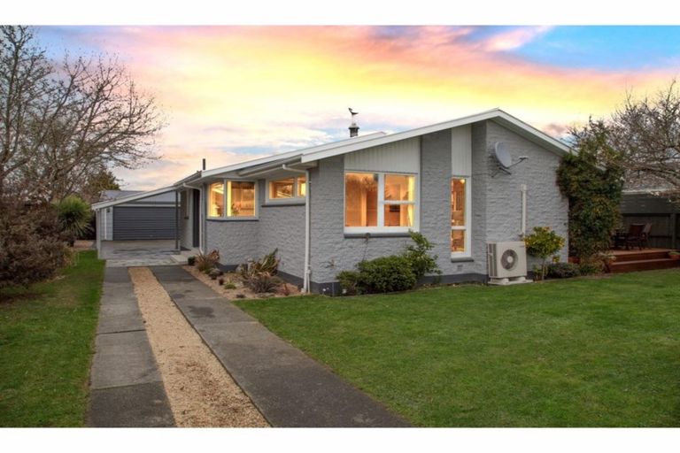 Photo of property in 127 Northcote Road, Northcote, Christchurch, 8052