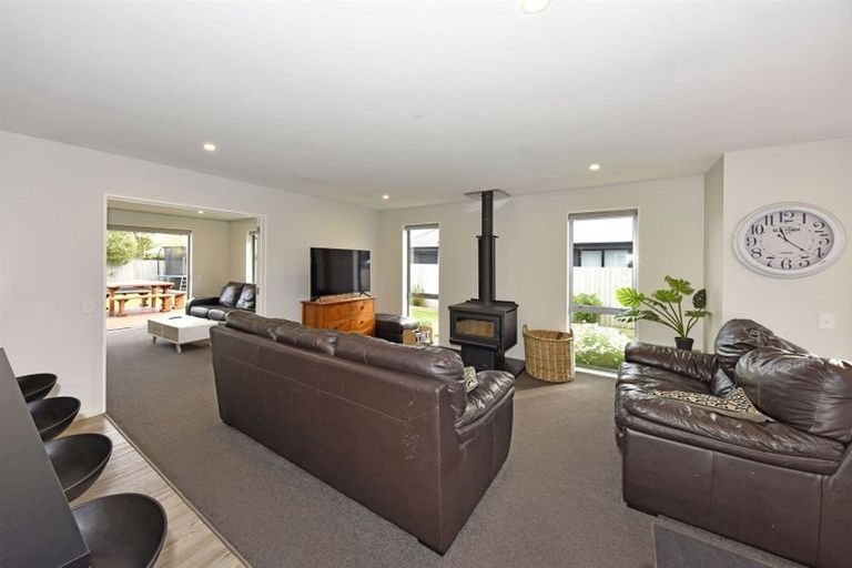 Photo of property in 5 Benjes Place, Woodend, 7610