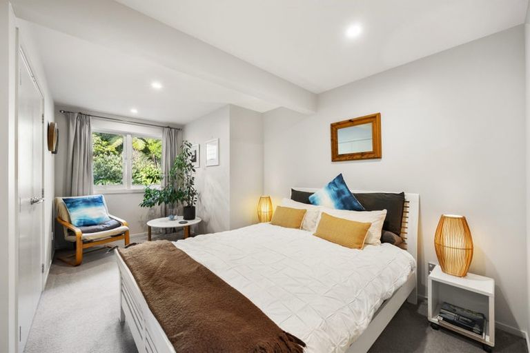 Photo of property in 5 Glentui Grove, Khandallah, Wellington, 6035