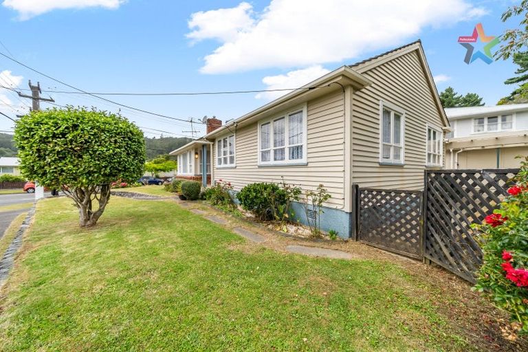 Photo of property in 1 Delaney Drive, Stokes Valley, Lower Hutt, 5019