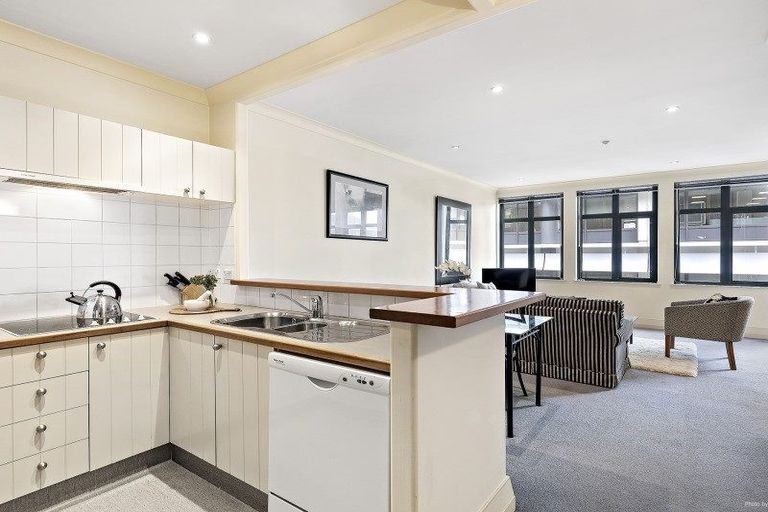 Photo of property in Kelvin House, 7h/16 The Terrace, Wellington Central, Wellington, 6011