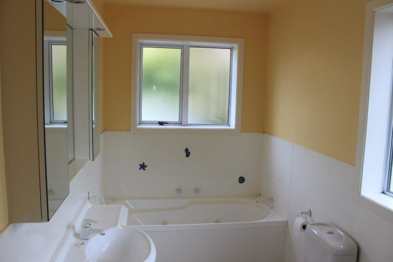 Photo of property in 17 Rountree Street, Upper Riccarton, Christchurch, 8041