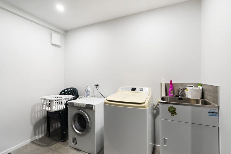 Photo of property in 14 Pottery Crescent, Hobsonville, Auckland, 0618