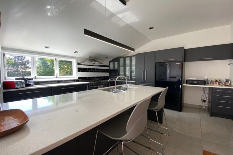 Photo of property in 43 Roseberry Avenue, Birkenhead, Auckland, 0626