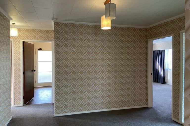 Photo of property in 16 Huatoki Street, Vogeltown, New Plymouth, 4310