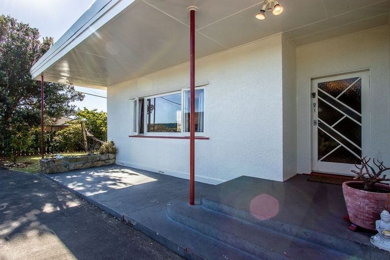 Photo of property in 14 Mahana Road, Paraparaumu Beach, Paraparaumu, 5032