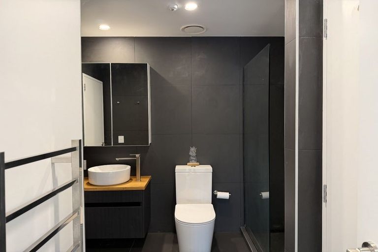 Photo of property in 10/165 Hobsonville Point Road, Hobsonville, Auckland, 0616