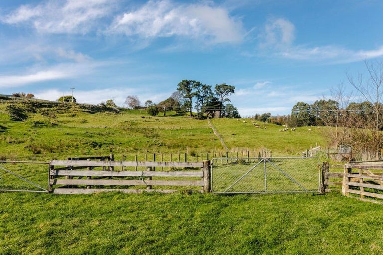 Photo of property in 36 Riverdale Road, Dannevirke, 4930