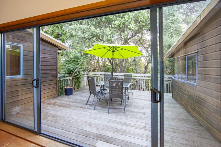 Photo of property in 679 Cove Road, Waipu, 0582