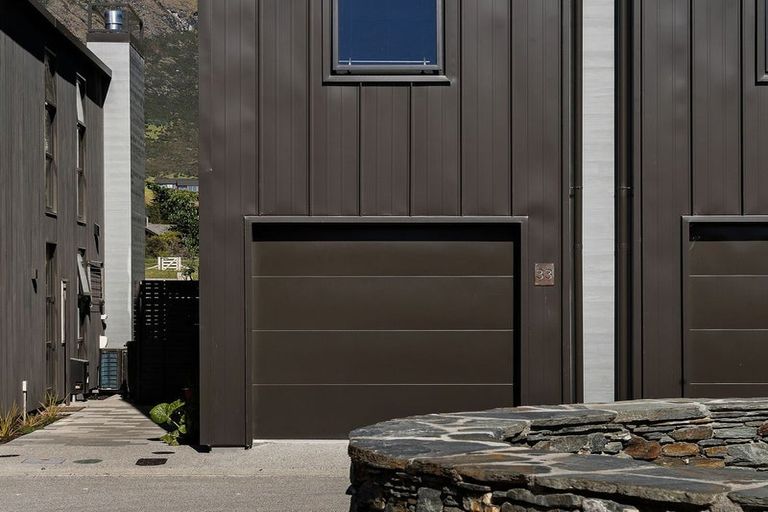 Photo of property in 33 Ryan Loop, Jacks Point, 9371