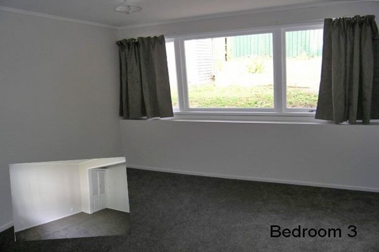 Photo of property in 28 Thomson Grove, Stokes Valley, Lower Hutt, 5019