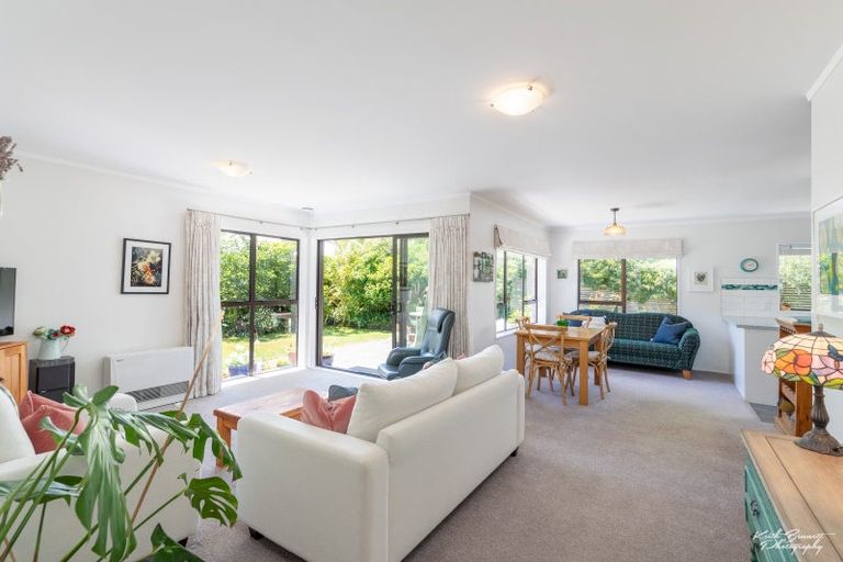 Photo of property in 2b Terminus Street, Silverstream, Upper Hutt, 5019