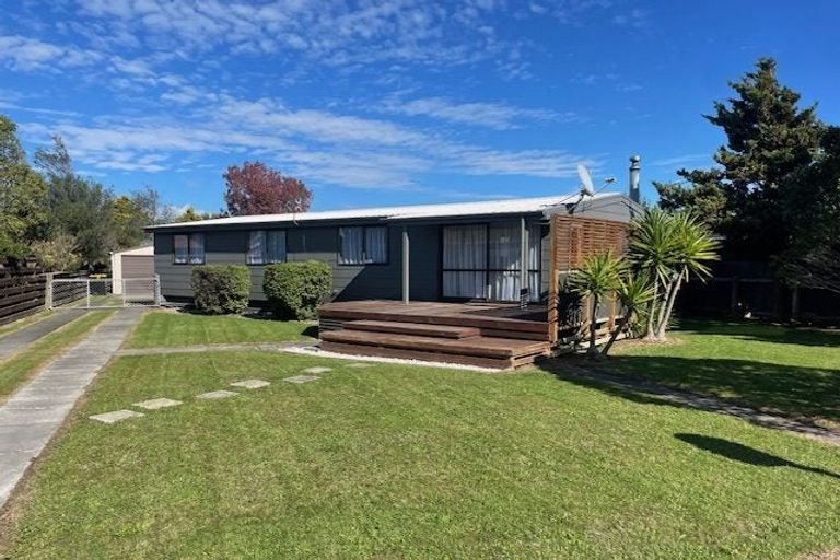 Photo of property in 28 Richardson Street, Woodville, 4920