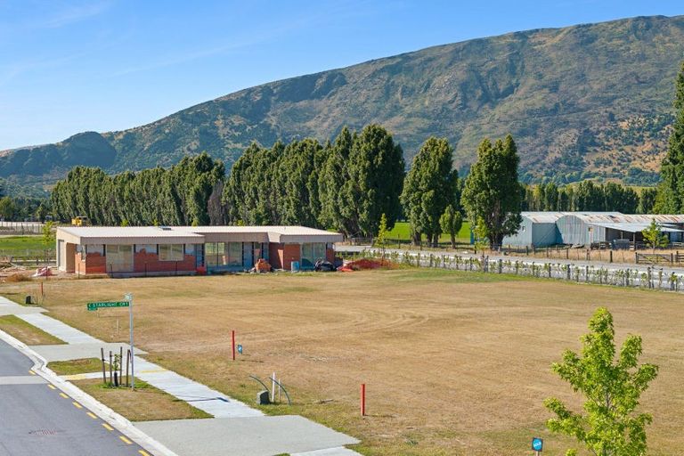 Photo of property in 6 Samantha Lawry Road, Hornby, Christchurch, 8025