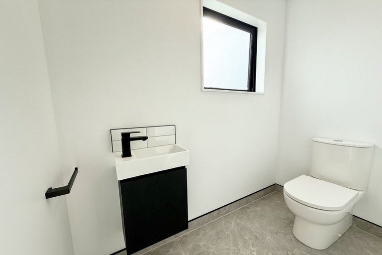 Photo of property in 37 Wildberry Street, Woolston, Christchurch, 8023