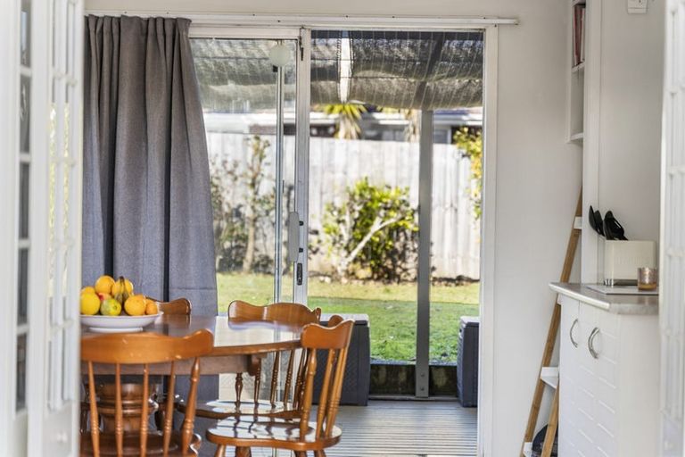 Photo of property in 46 Cardiff Road, Pakuranga, Auckland, 2010