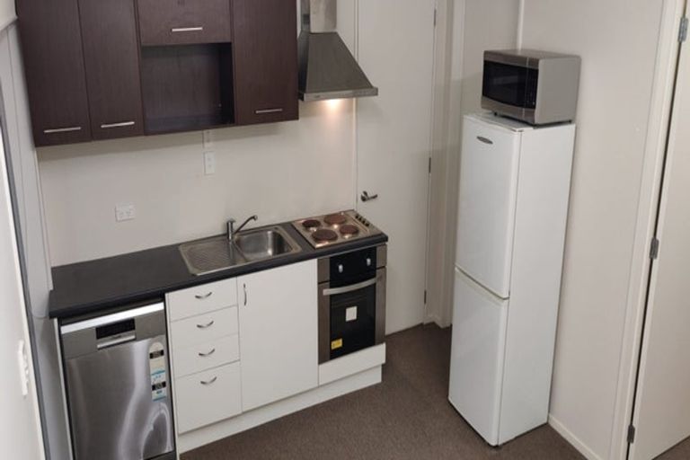 Photo of property in 5 Hazel Glen, Bayview, Auckland, 0629