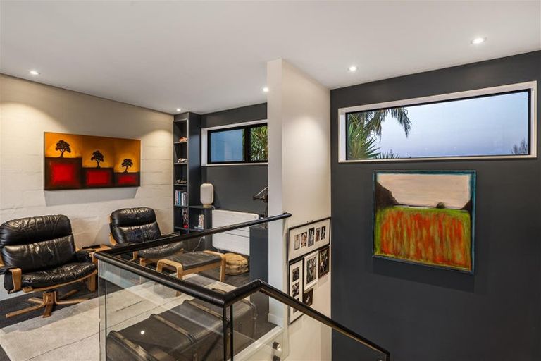 Photo of property in 2a Peter Terrace, Castor Bay, Auckland, 0620