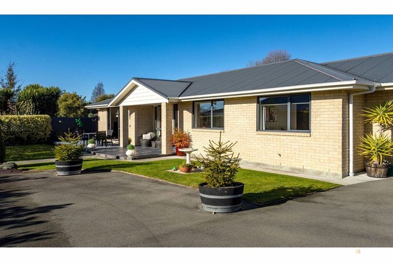 Photo of property in 240 Talbot Street, Geraldine, 7930