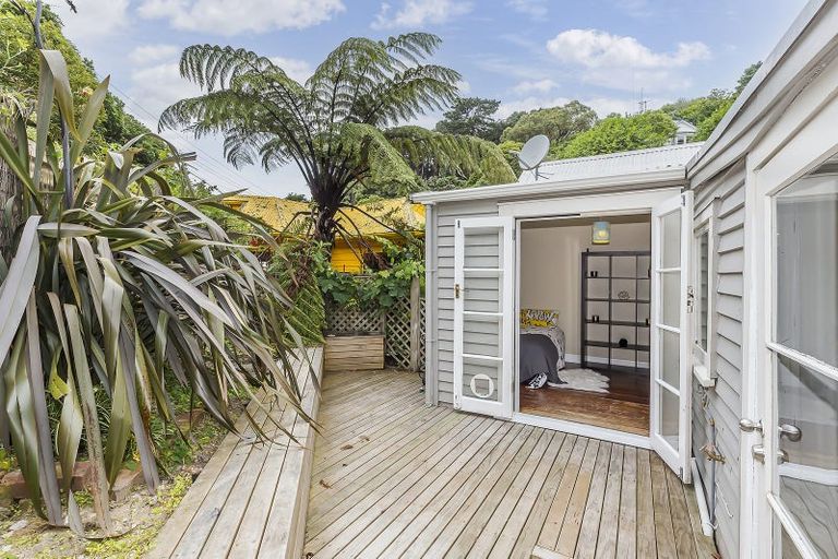 Photo of property in 32 Holloway Road, Aro Valley, Wellington, 6021