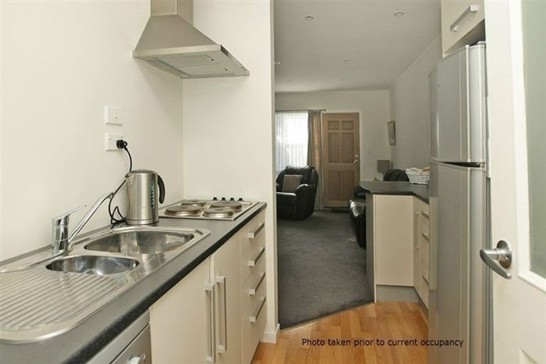 Photo of property in 1/102 Endeavour Street, Lyall Bay, Wellington, 6022