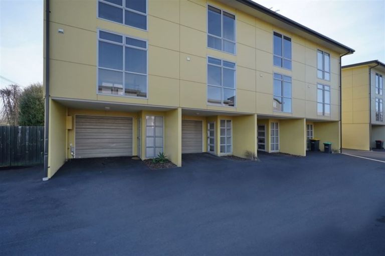 Photo of property in 2/54 Champion Street, Edgeware, Christchurch, 8013