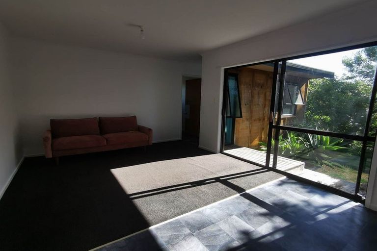Photo of property in 1295 Whangaparaoa Road, Army Bay, Whangaparaoa, 0930