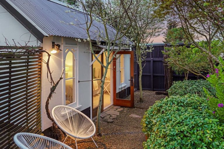 Photo of property in 26 Aratoro Place, Mount Pleasant, Christchurch, 8081