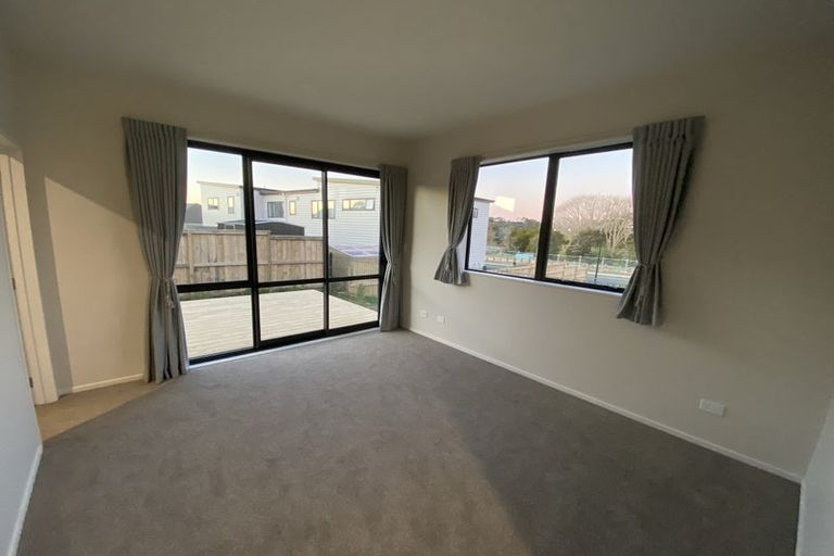 Photo of property in 8 Ahorangi Road, Silverdale, 0932