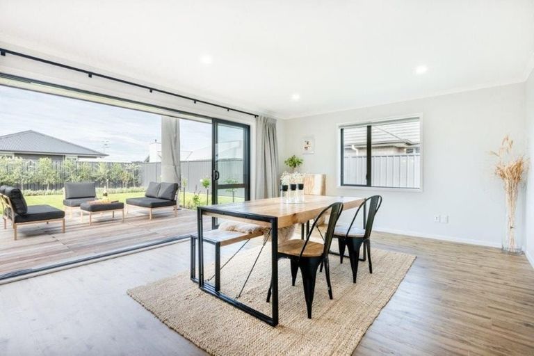 Photo of property in 15 Hikawera Drive, Frimley, Hastings, 4120