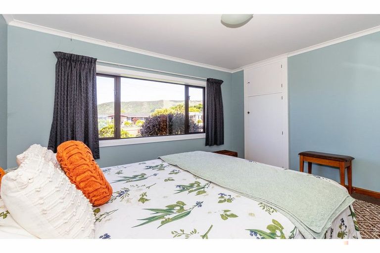 Photo of property in 3 Price Street, Waimate, 7924
