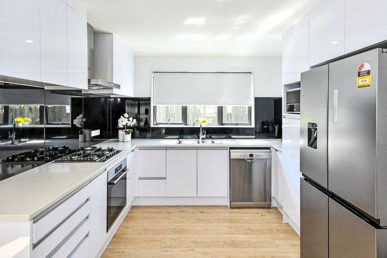 Photo of property in 125b Manuroa Road, Takanini, 2112