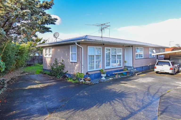 Photo of property in 30 President Avenue, Papakura, 2110