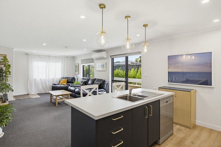 Photo of property in 33 Kawiu Road, Levin, 5510