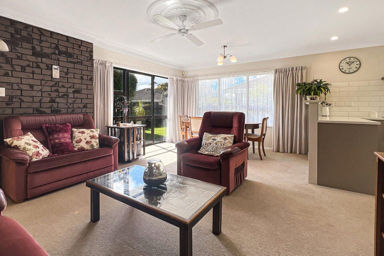 Photo of property in 8/66 Rathgar Road, Henderson, Auckland, 0610