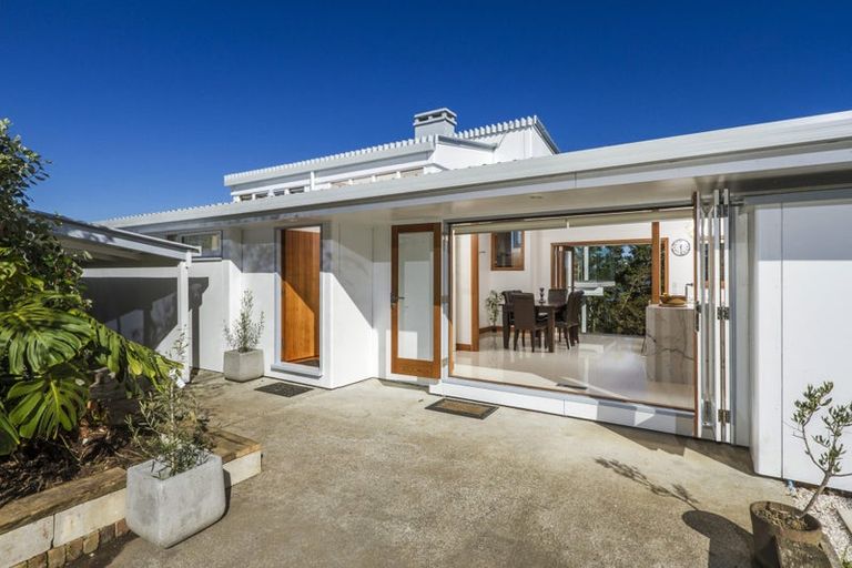 Photo of property in 16 Tizard Road, Birkenhead, Auckland, 0626