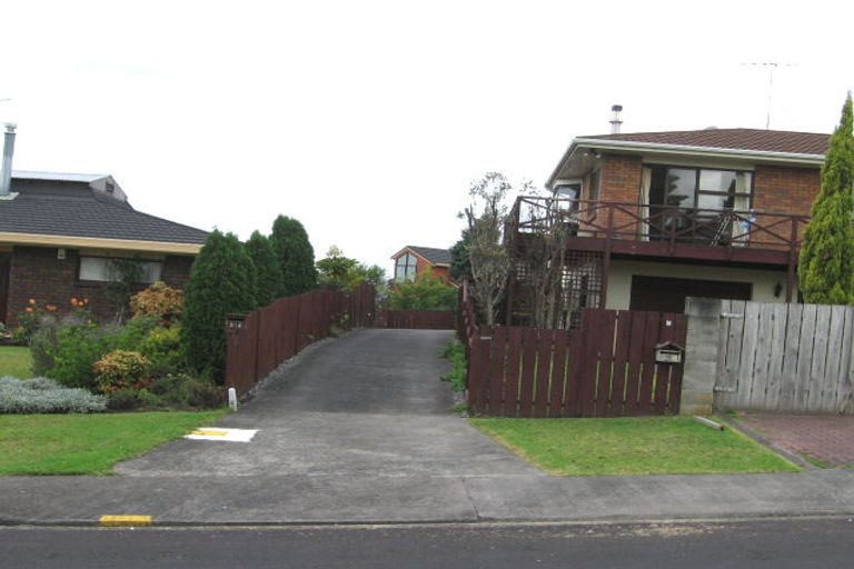 Photo of property in 2/21 White Heron Drive, Massey, Auckland, 0614