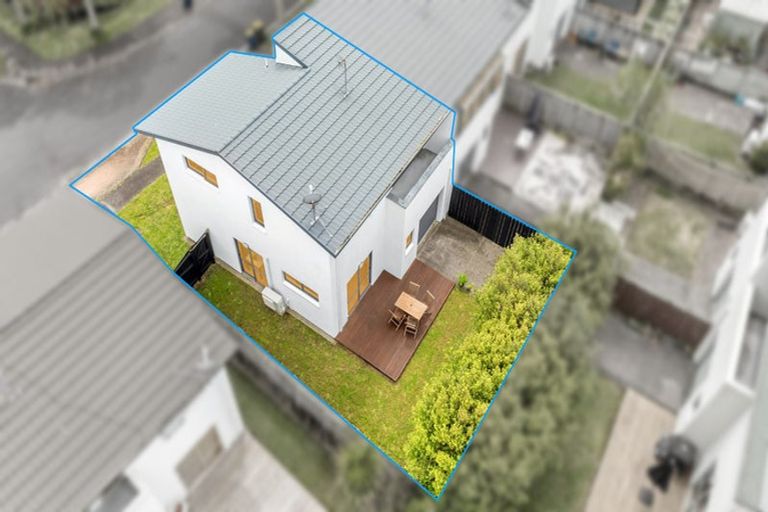 Photo of property in 9 Butia Avenue, Henderson, Auckland, 0612