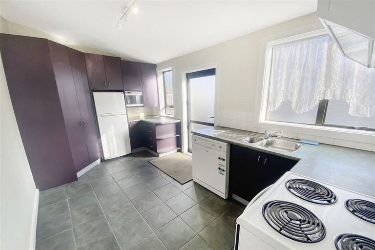 Photo of property in 1/9 Defoe Place, Waltham, Christchurch, 8023