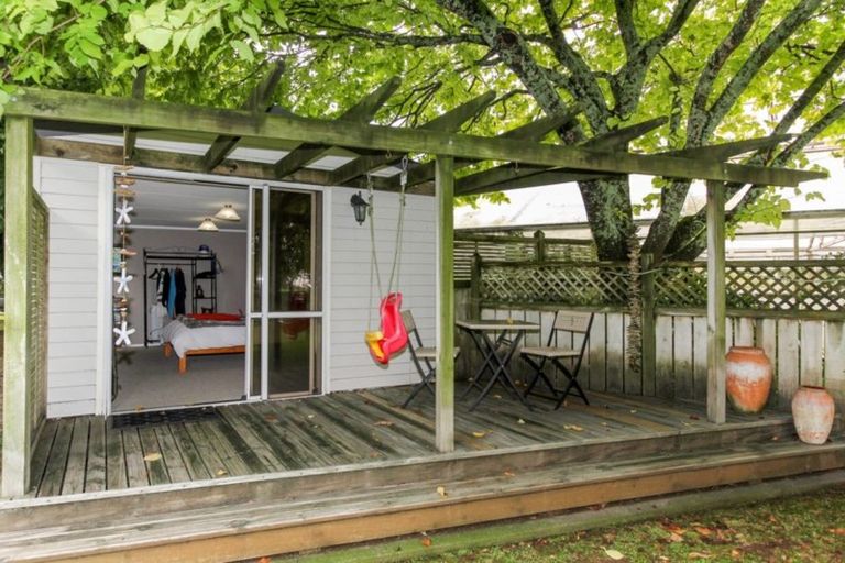 Photo of property in 1066 Egmont Road, Egmont Village, New Plymouth, 4372