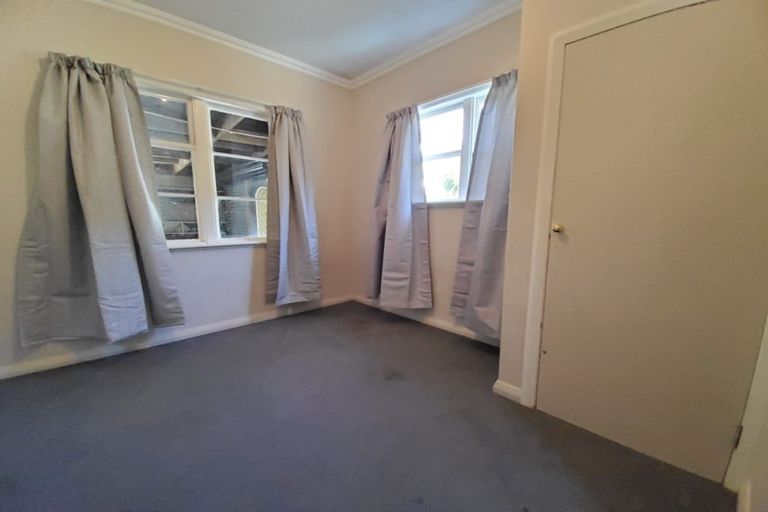 Photo of property in 93 Monorgan Road, Strathmore Park, Wellington, 6022