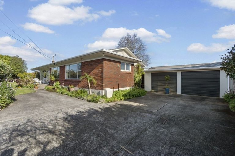 Photo of property in 16 Kingsley Street, St Andrews, Hamilton, 3200