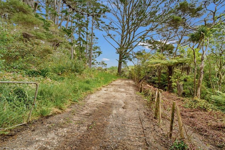 Photo of property in 285 Muriwai Road, Waimauku, 0881