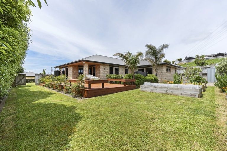 Photo of property in 3a Honeyfield Drive, Whalers Gate, New Plymouth, 4310