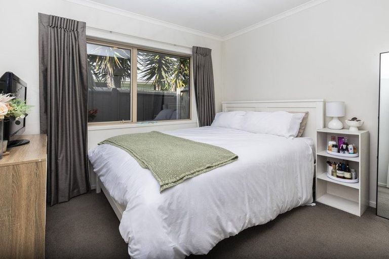 Photo of property in 2/274 Burwood Road, Burwood, Christchurch, 8083