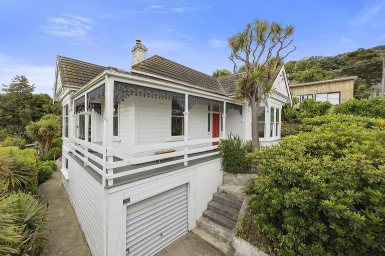 Photo of property in 1 Seddon Street, Ravensbourne, Dunedin, 9022