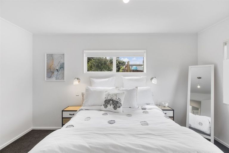 Photo of property in 2/926 Whangaparaoa Road, Manly, Whangaparaoa, 0930