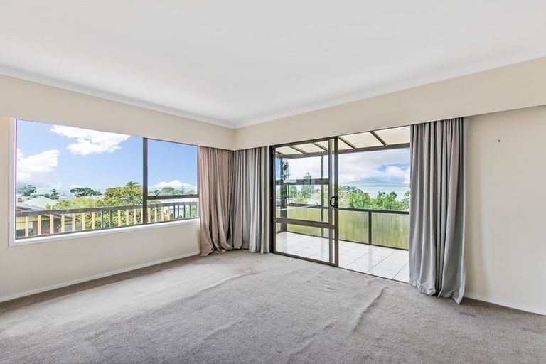 Photo of property in 1/43 Eastcliffe Road, Castor Bay, Auckland, 0620