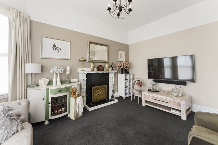 Photo of property in 39 Mako Mako Road, Levin, 5510