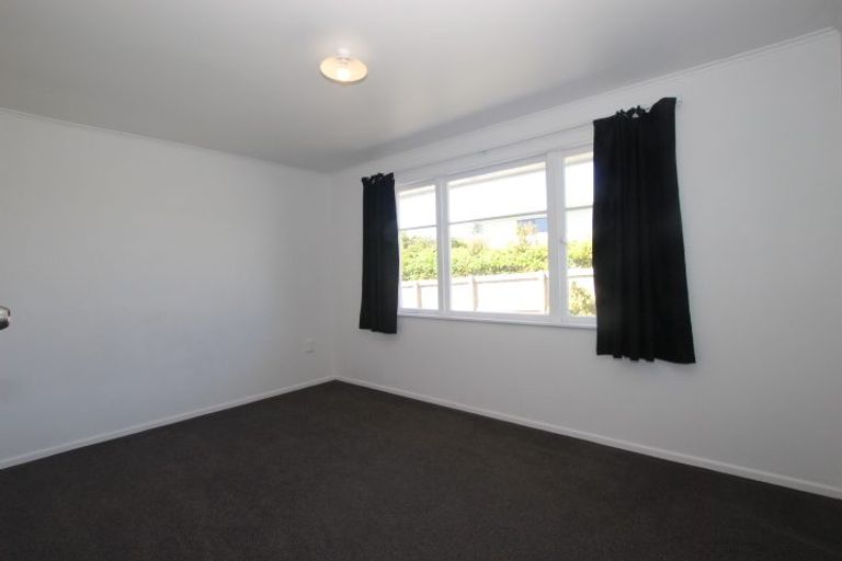 Photo of property in 126 View Road, Sunnyvale, Auckland, 0612